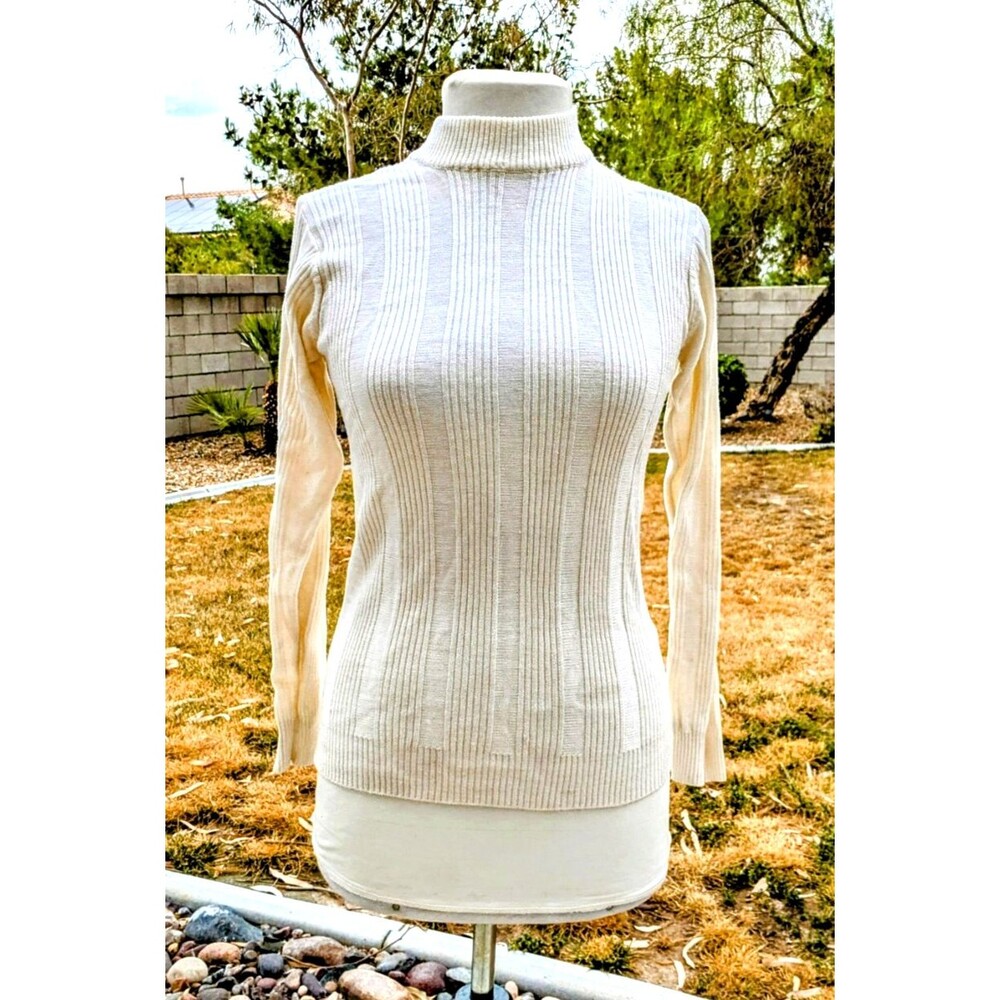 VTG Women's Med P.M.C. Pancratic White Ribbed Knit Turtleneck L/S Fitted Top EUC